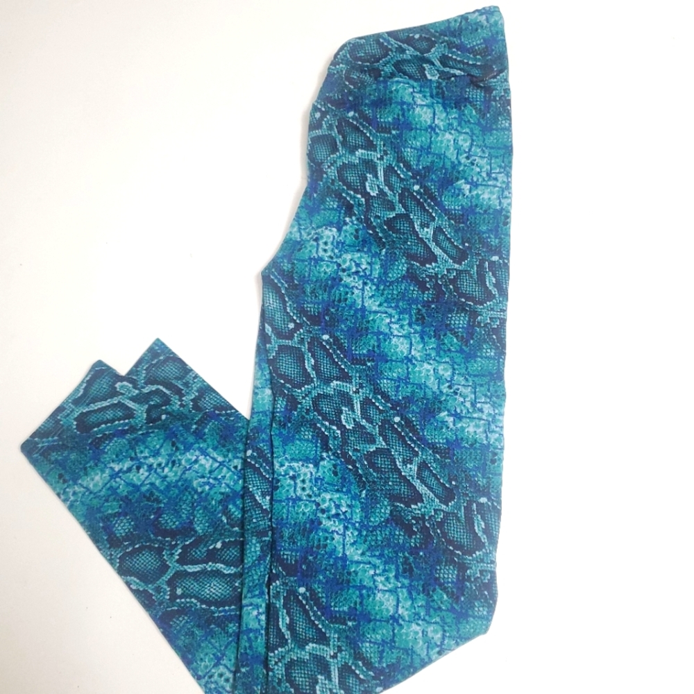 Licifit serenity V-CUT SCRUNCH LEGGING snake print booty enhancing